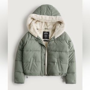 Hollister Faux Fur Lined Puffer Jacket (Size M)
